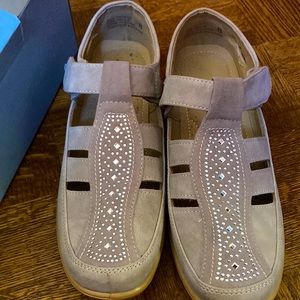 Size 8 Classic Editions Shoes